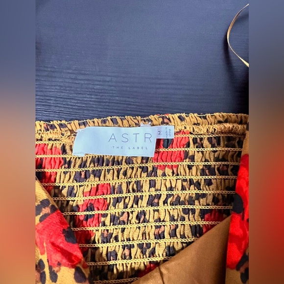 ASTR the Label Floral Leopard Print Puff Sleeve Cropped Shirred Blouse M - Picture 6 of 8